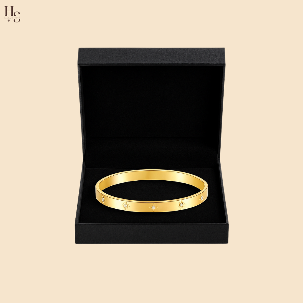 Celestia – Bracelet Vintage Étoiles en Zircon & Acier Inoxydable Plaqué Or 18K